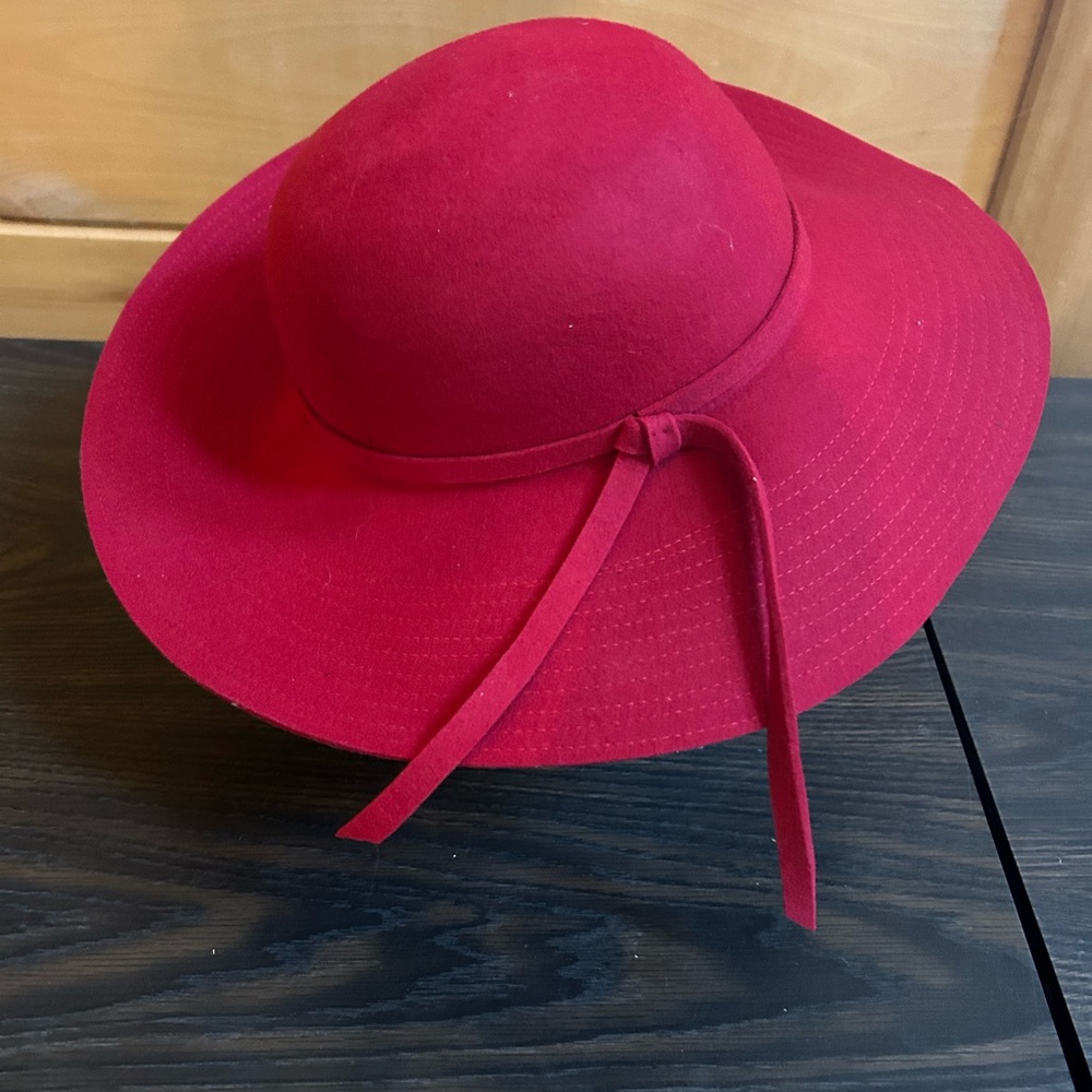 Red Wide-Brim Felt floppy hat